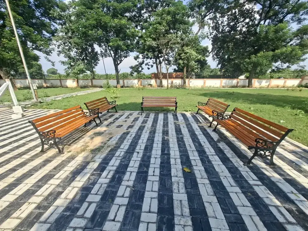 Heavy-duty interlocking paver block road construction by CIP