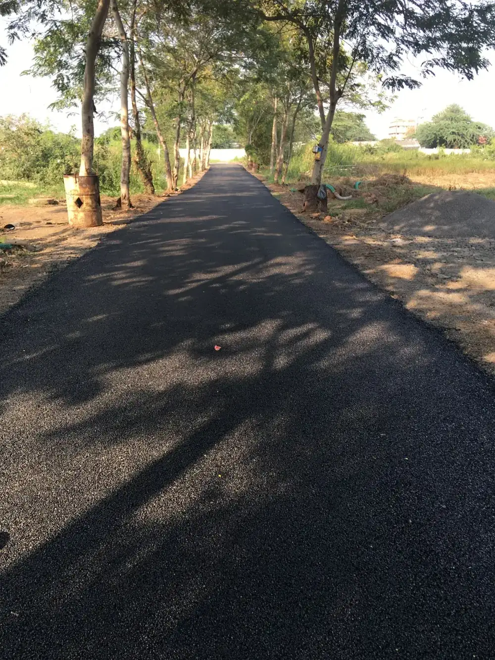 Heavy-duty interlocking paver block road construction by CIP